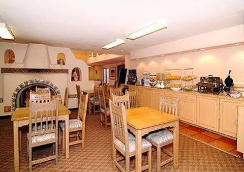 Comfort Suites טאוס מראה חיצוני תמונה