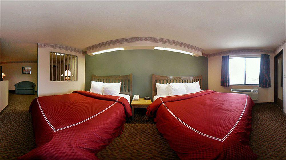 Comfort Suites טאוס מראה חיצוני תמונה